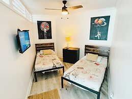 The Tides on Hollywood