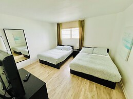 The Tides on Hollywood