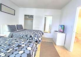 The Tides on Hollywood