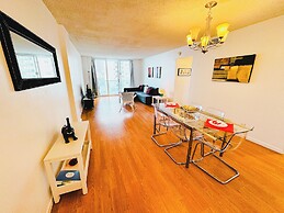 The Tides on Hollywood