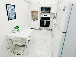 The Tides on Hollywood