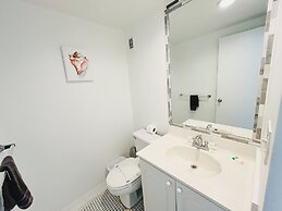 The Tides on Hollywood