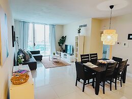 The Tides on Hollywood