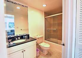 The Tides on Hollywood