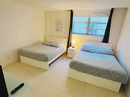 The Tides on Hollywood