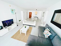 The Tides on Hollywood