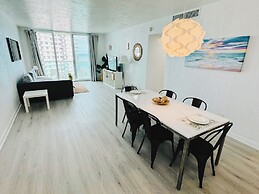 The Tides on Hollywood