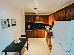 The Tides on Hollywood