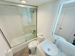 The Tides on Hollywood