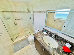 The Tides on Hollywood