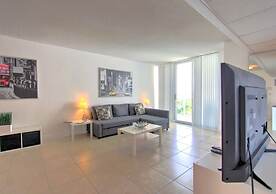 The Tides on Hollywood