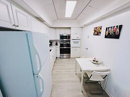 The Tides on Hollywood