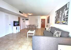 The Tides on Hollywood