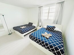 The Tides on Hollywood