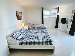 The Tides on Hollywood