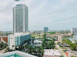 The Tides on Hollywood