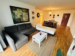 The Tides on Hollywood