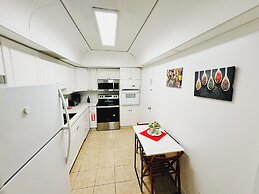 The Tides on Hollywood