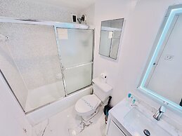 The Tides on Hollywood