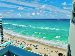 The Tides on Hollywood