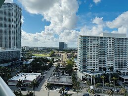 The Tides on Hollywood