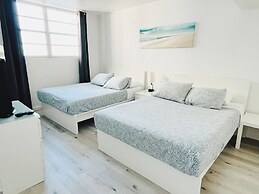 The Tides on Hollywood