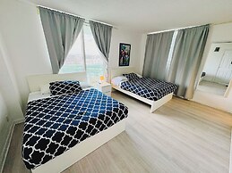 The Tides on Hollywood