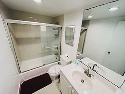 The Tides on Hollywood