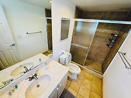 The Tides on Hollywood