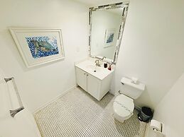 The Tides on Hollywood