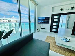 The Tides on Hollywood