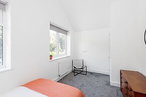 Beautiful Apartment in Central Neighbourhood