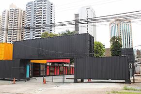 Nomada Container Hotel Panama City