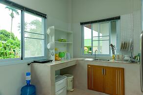 Cozy cottage with kitchen of Maenam 4