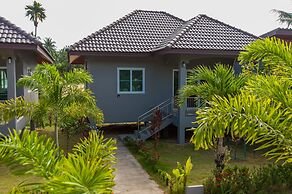 Cozy cottage with kitchen of Maenam 4