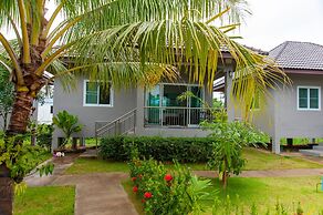 Cozy cottage with kitchen of Maenam 4