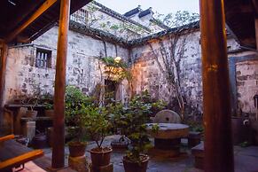 Pig's Inn Huangshan Xidi