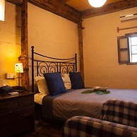 Pig's Inn Huangshan Xidi