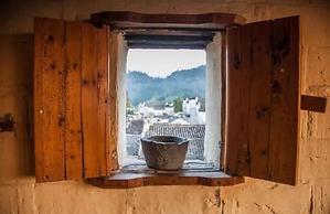 Pig's Inn Huangshan Xidi