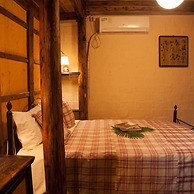 Pig's Inn Huangshan Xidi