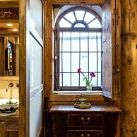 Pig's Inn Huangshan Bishan