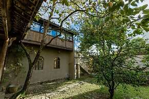 Pig's Inn Huangshan Bishan