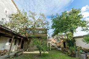 Pig's Inn Huangshan Bishan