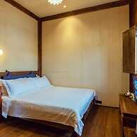 Pig's Inn Huangshan Bishan