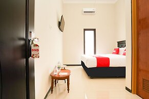 OYO Living 1743 Anie Residence