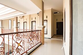 OYO Living 1743 Anie Residence