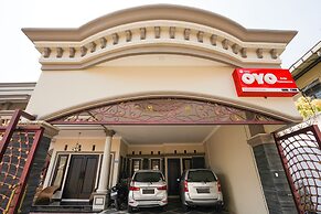 OYO Living 1743 Anie Residence