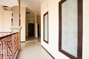 OYO Living 1743 Anie Residence