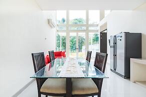 OYO 2001 Taman Dayu Villa Golf View