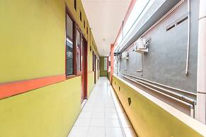 OYO Living 1756 Amira Guest House